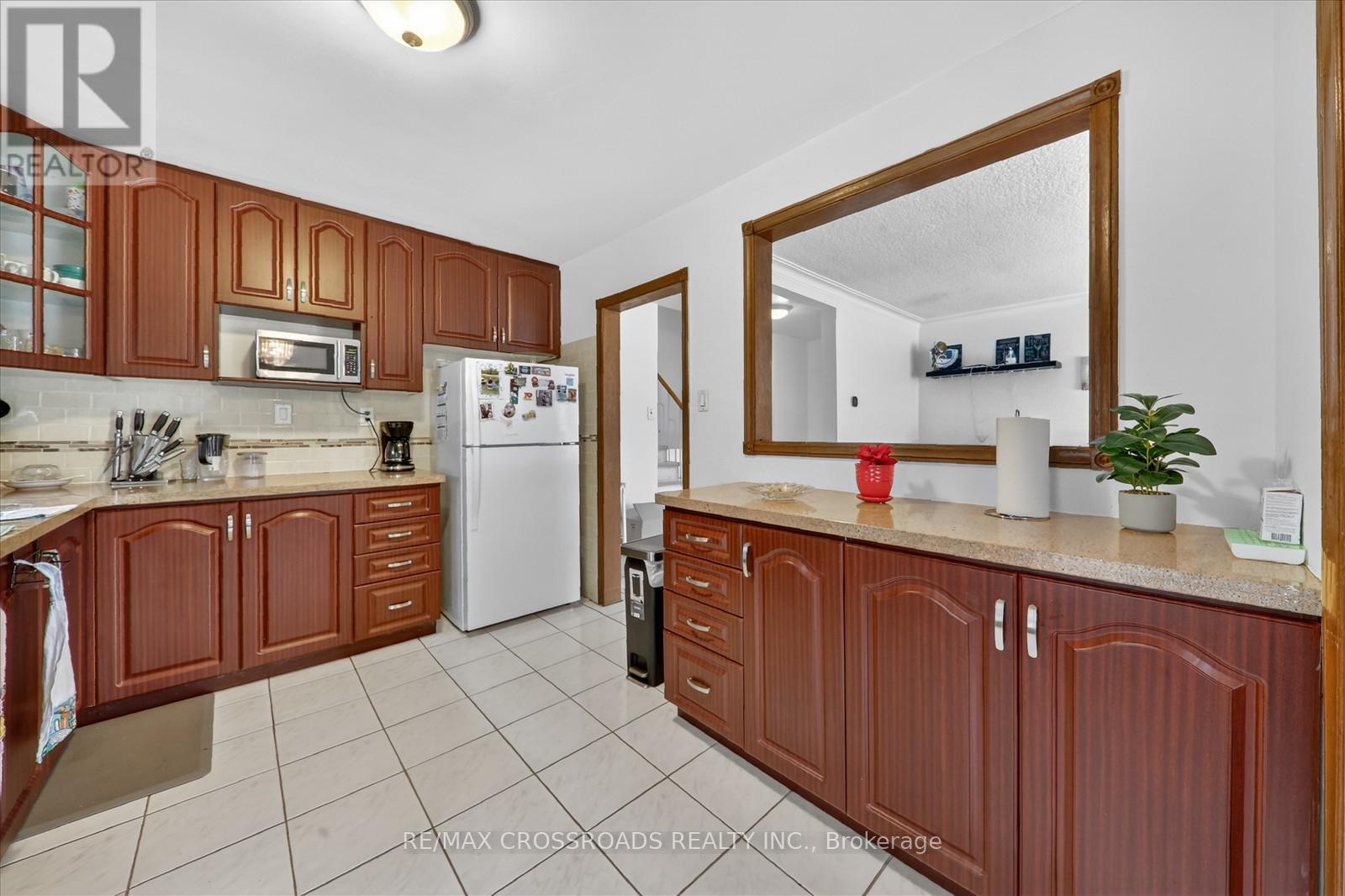 18 De Marco Boulevard, Toronto, Ontario  M6L 2W1 - Photo 13 - W12862062