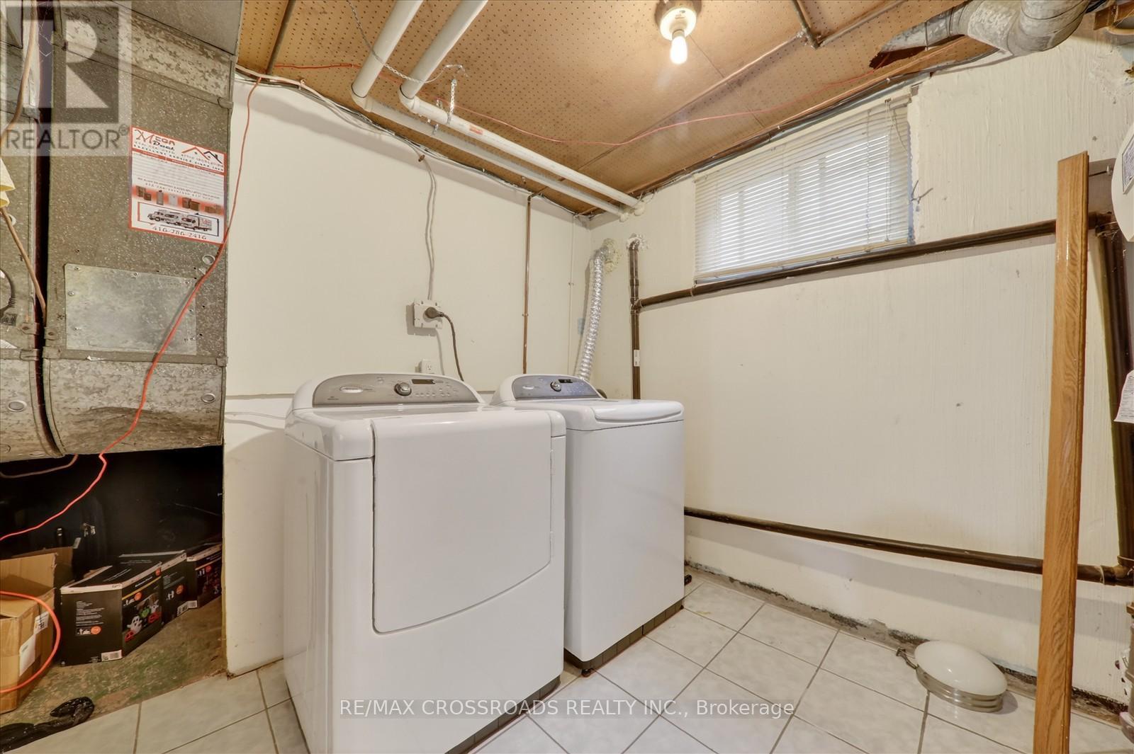 18 De Marco Boulevard, Toronto, Ontario  M6L 2W1 - Photo 31 - W12862062