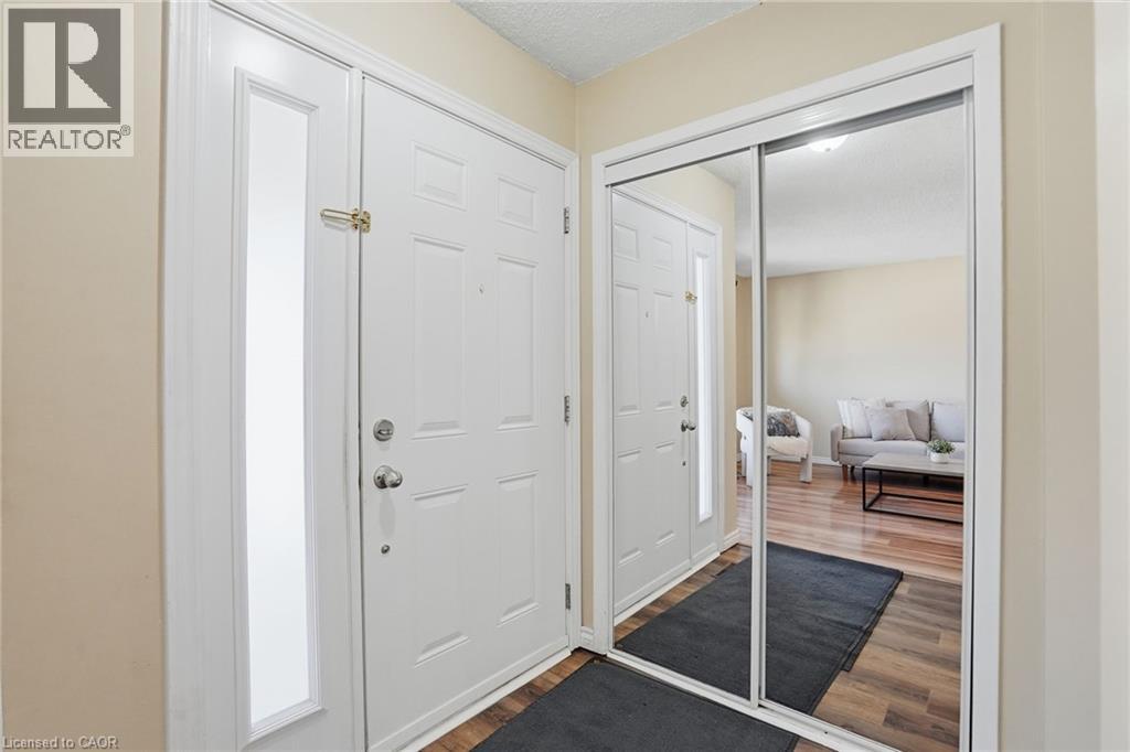 94 Wendover Drive, Hamilton, Ontario  L9C 5X5 - Photo 5 - 40816694