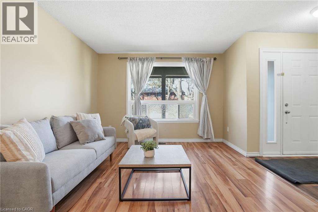 94 Wendover Drive, Hamilton, Ontario  L9C 5X5 - Photo 6 - 40816694