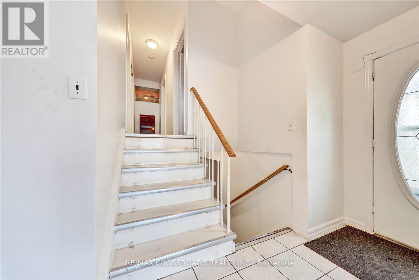 18 De Marco Boulevard, Toronto, Ontario  M6L 2W1 - Photo 15 - W12862062