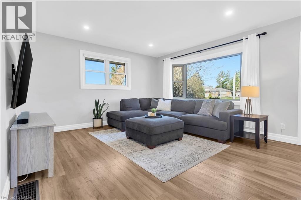 868 GROSVENOR Street, Woodstock, Ontario