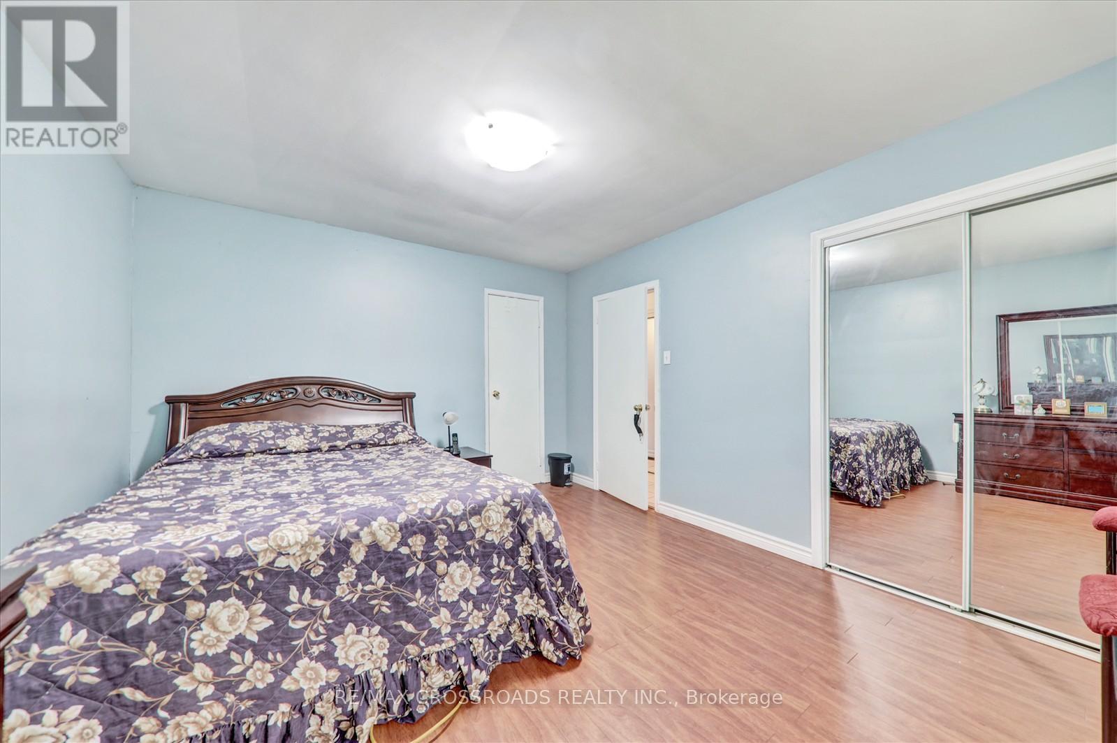 18 De Marco Boulevard, Toronto, Ontario  M6L 2W1 - Photo 22 - W12862062