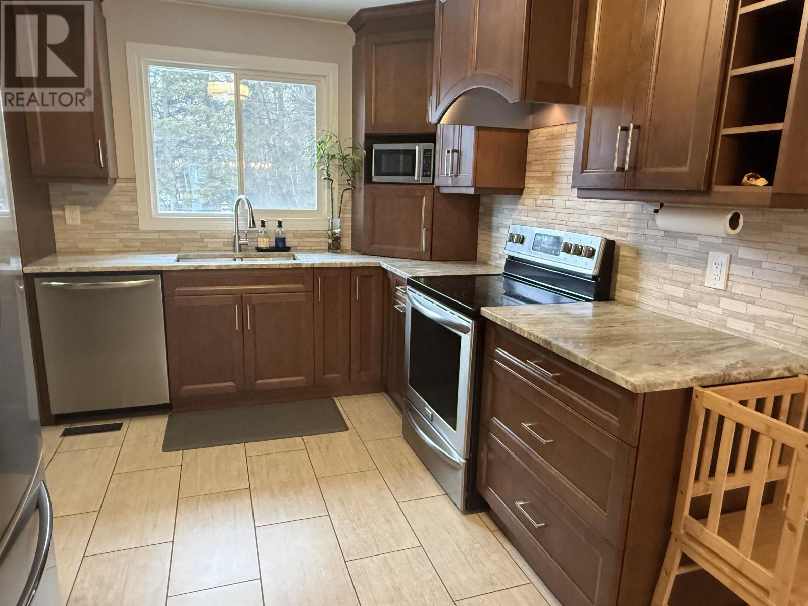 2031 Murphy Ave, Thunder Bay, Ontario  P7K 1G7 - Photo 6 - TB2600705