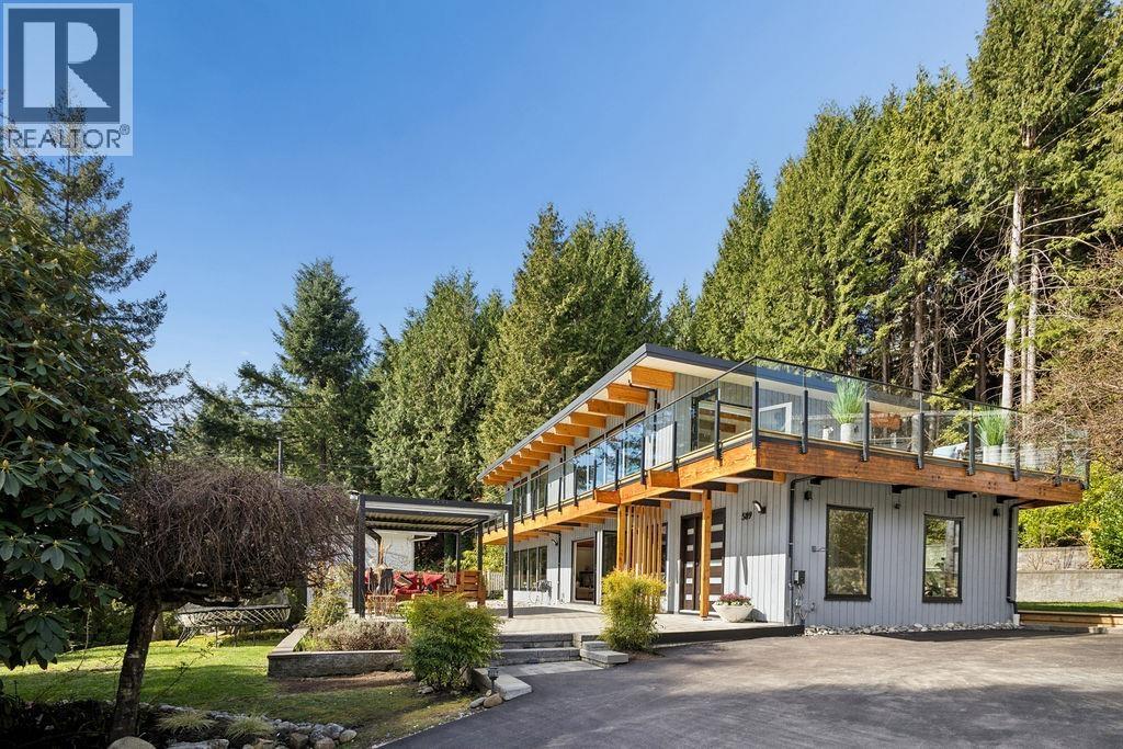 589 ST GILES ROAD, West Vancouver, British Columbia