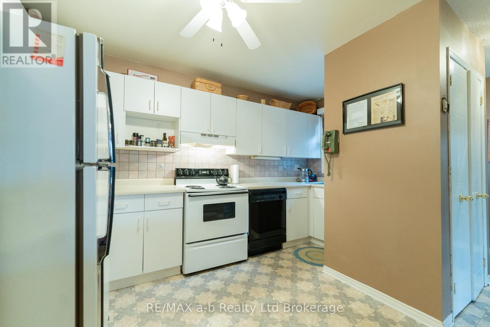 8 - 19 Wren Court, Tillsonburg, Ontario  N4G 5K2 - Photo 5 - X12771438