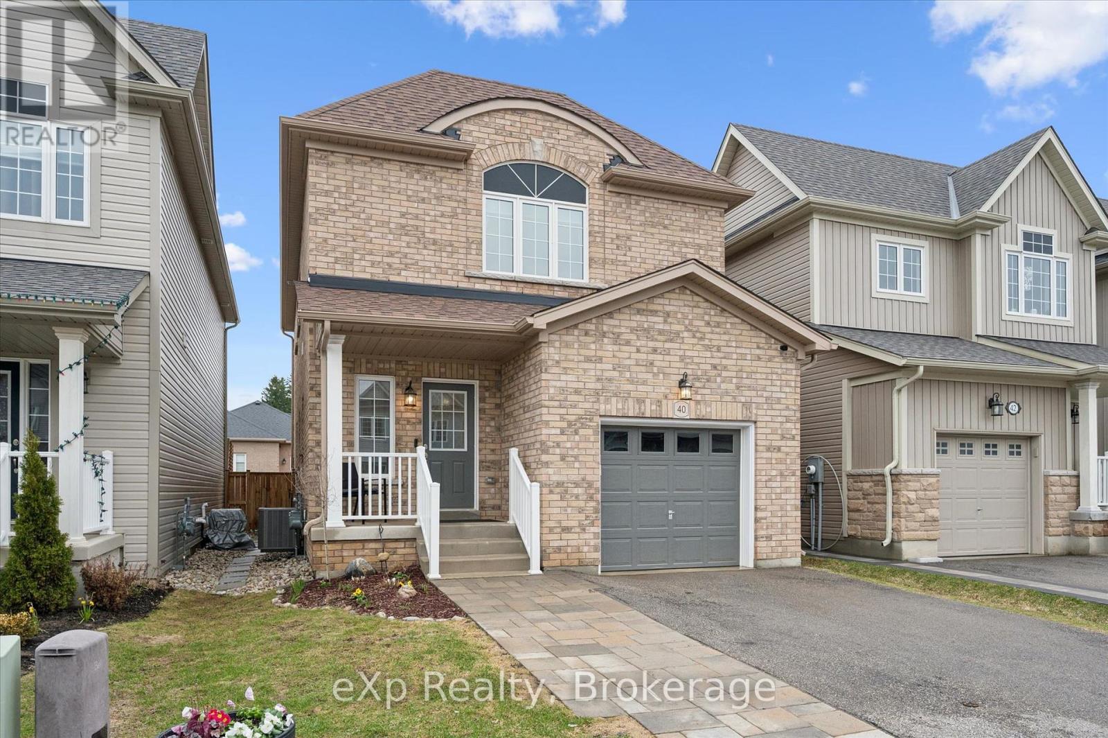 40 COURTNEY STREET, Centre Wellington, Ontario