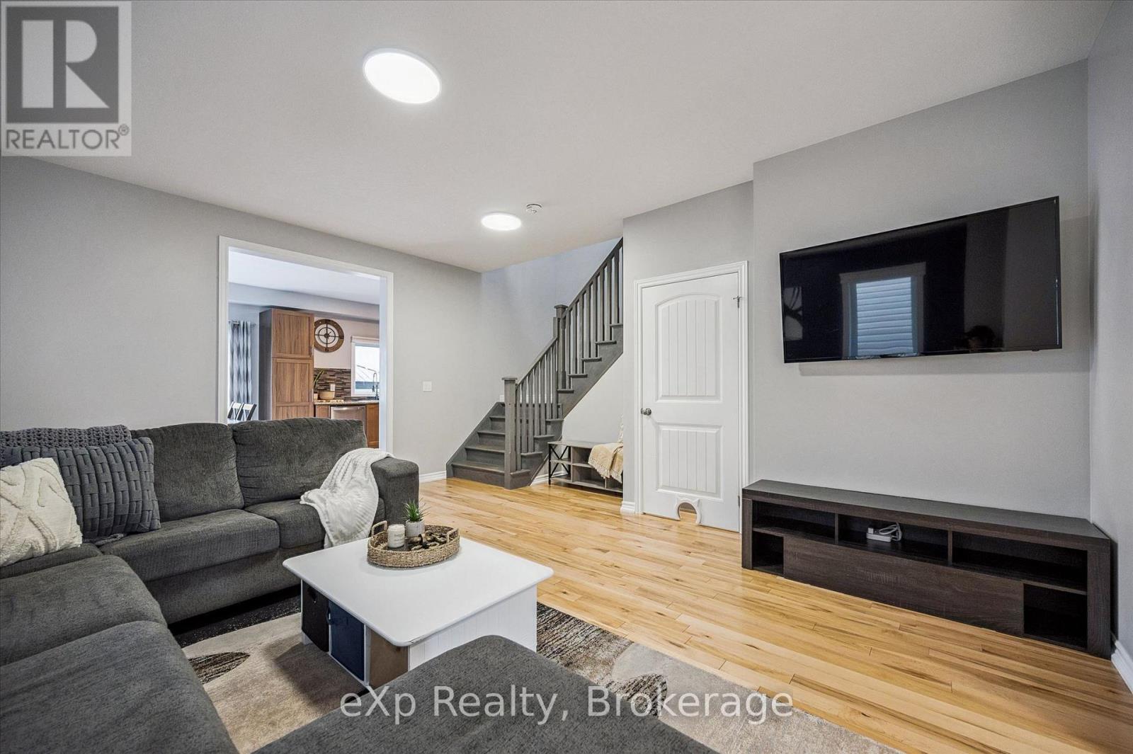 40 Courtney Street, Centre Wellington, Ontario  N1M 0E5 - Photo 8 - X13006358