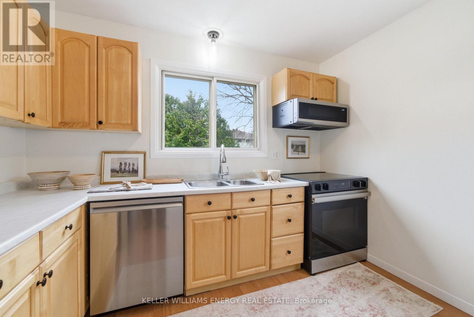 441 Maplewood Drive, Oshawa, Ontario L1G 5R7 - Photo 5 - E13006314