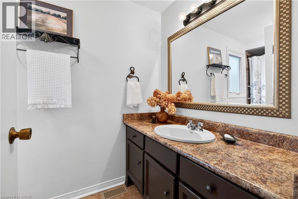 103 Turnbull Road, Dundas, Ontario  L9H 5R9 - Photo 39 - 40821394