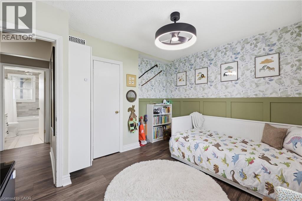 2074 Churchill Avenue, Burlington, Ontario  L7R 3T7 - Photo 18 - 40820436