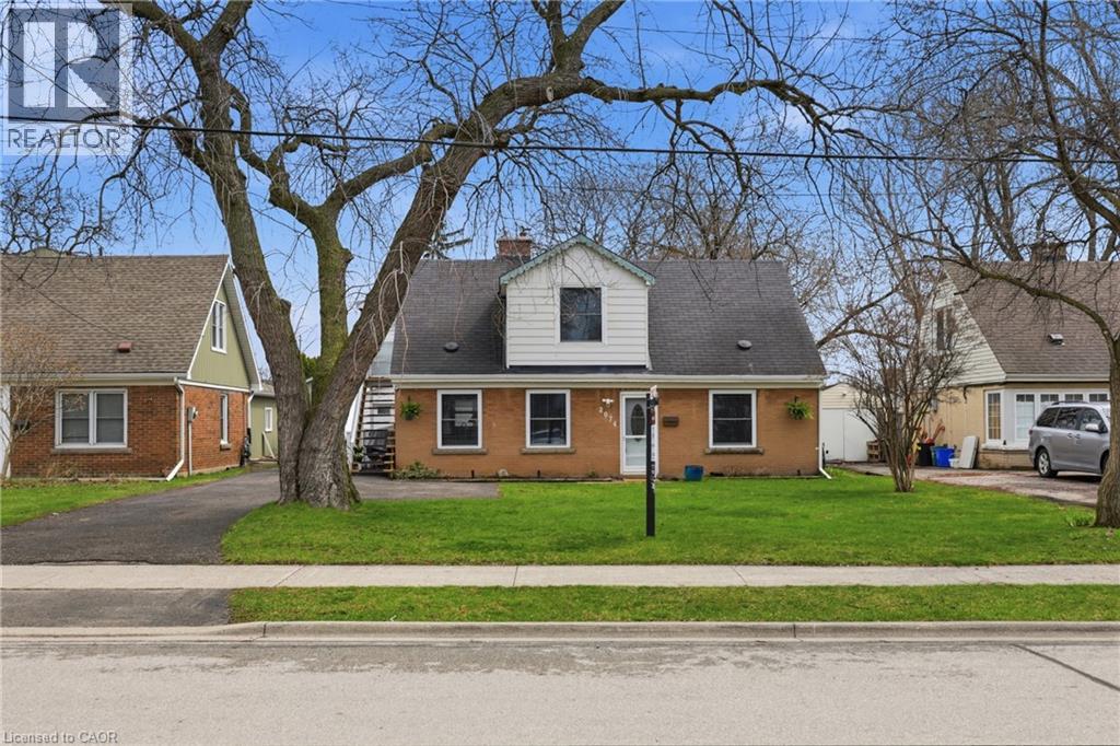 2074 CHURCHILL Avenue, Burlington, Ontario