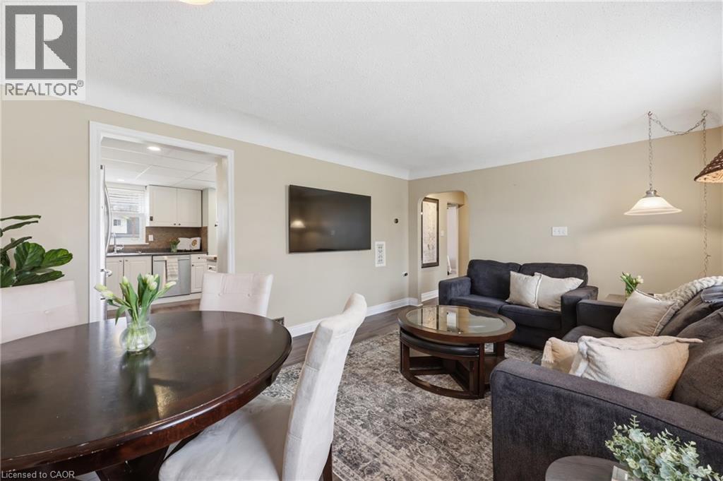 2074 Churchill Avenue, Burlington, Ontario  L7R 3T7 - Photo 7 - 40820436