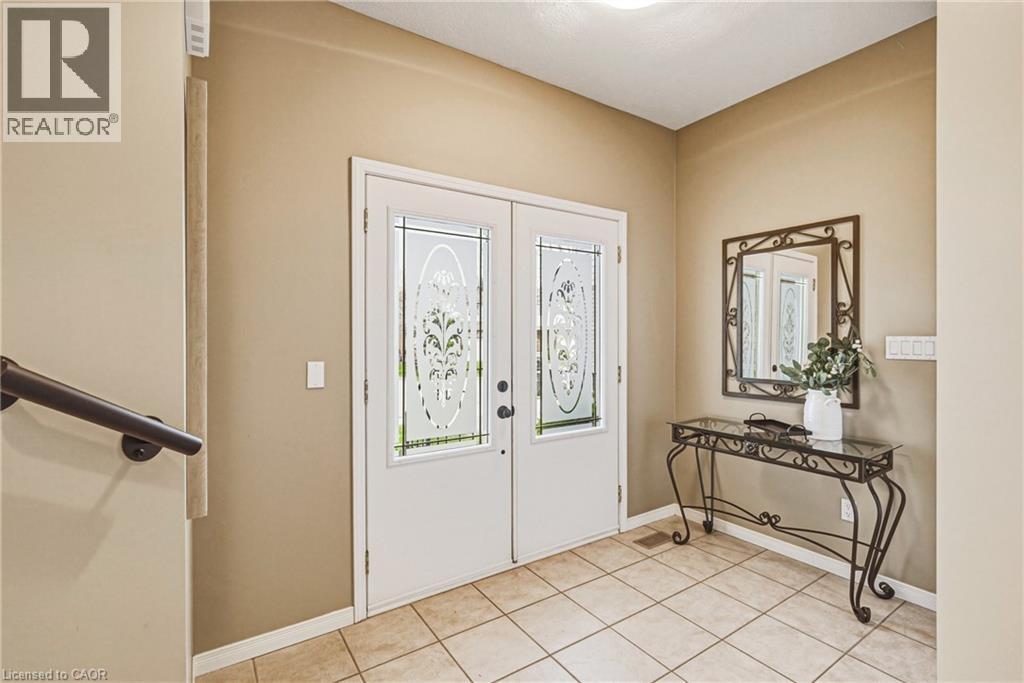 228 Holbeach Crescent, Waterloo, Ontario  N2J 4Y7 - Photo 2 - 40820884