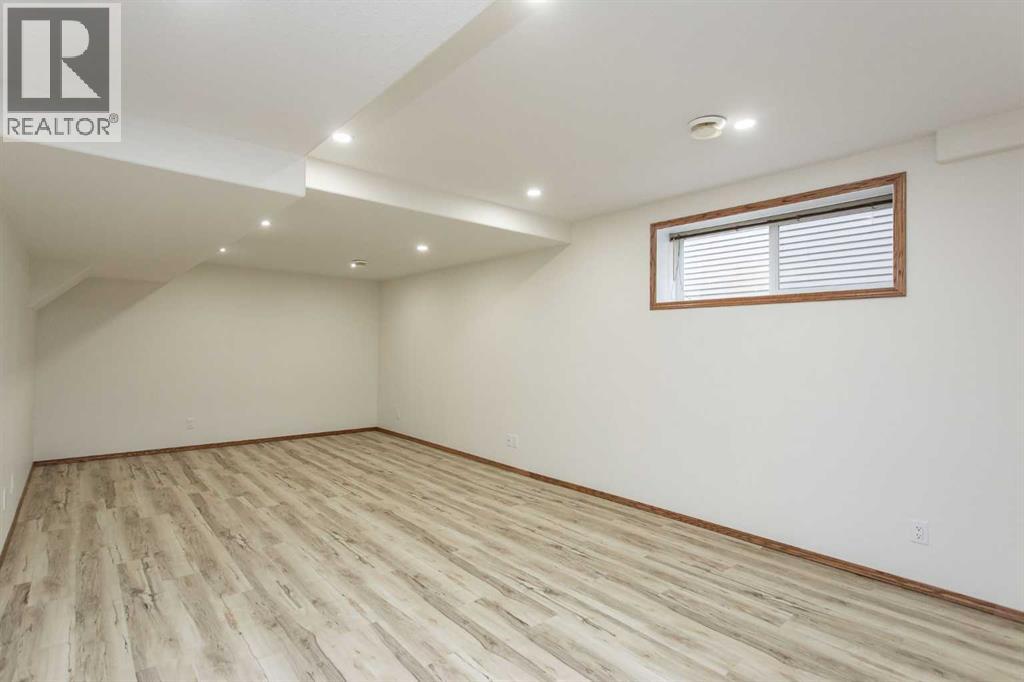 63 Vickers Close, Red Deer, Alberta  T4R 0E6 - Photo 19 - A2300177