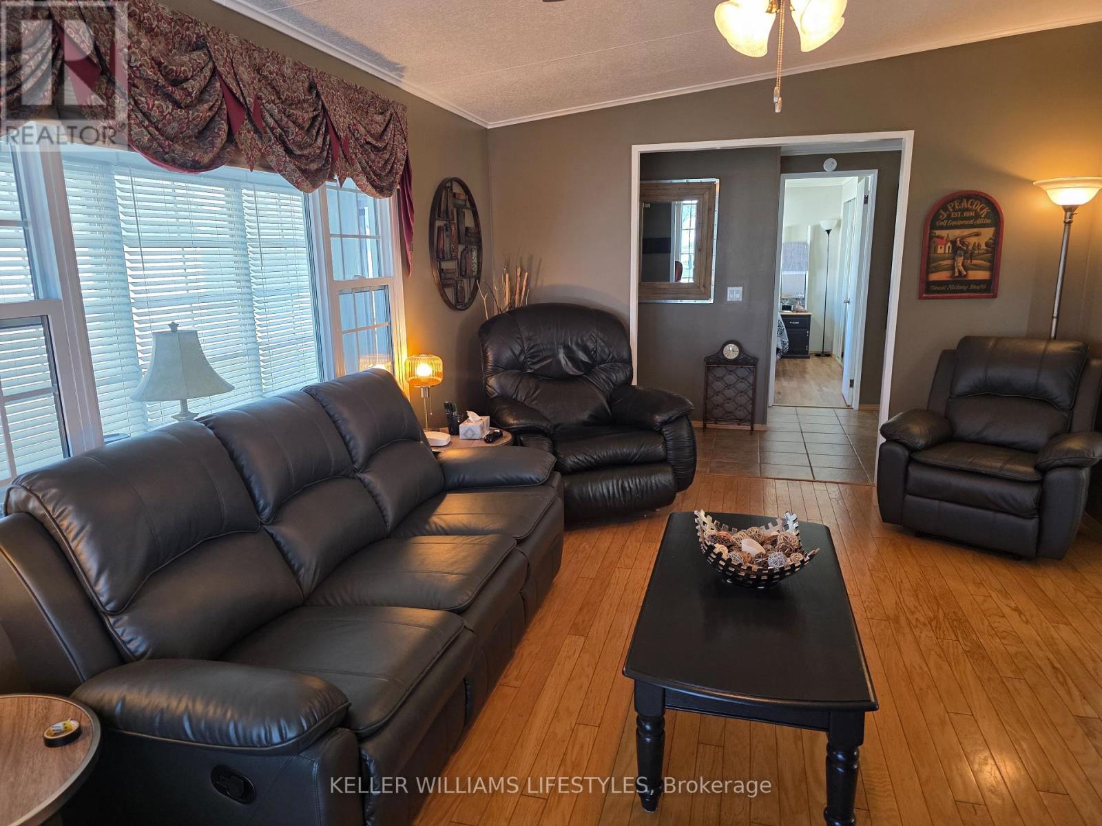 142 Sandbagger Crescent, Bluewater, Ontario  N0M 1G0 - Photo 18 - X13006574
