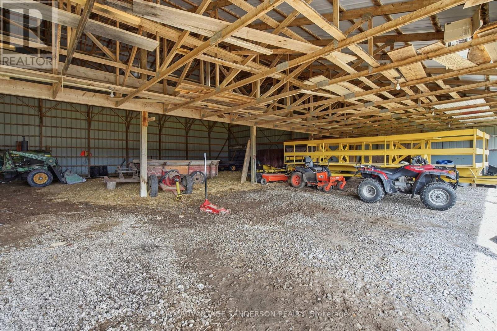 11247 Maple Road, North Middlesex, Ontario  N0M 1A0 - Photo 14 - X13006598