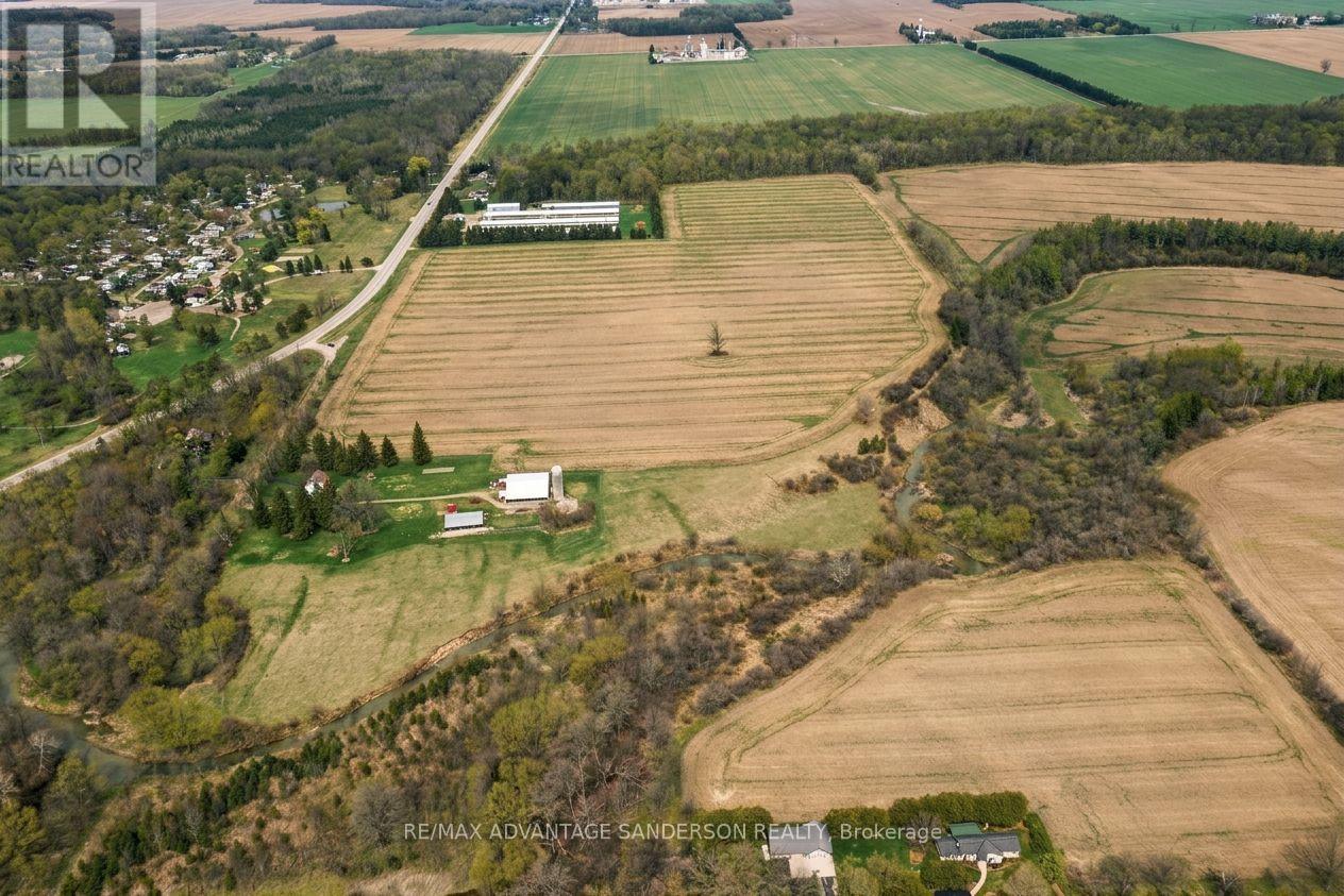 11247 Maple Road, North Middlesex, Ontario  N0M 1A0 - Photo 5 - X13006598