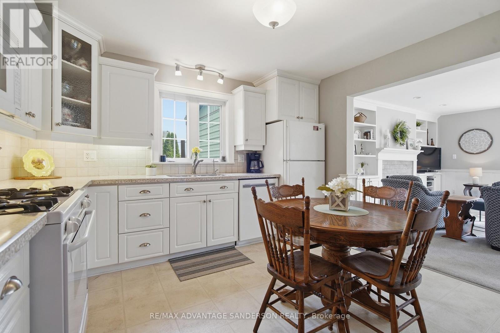 11247 Maple Road, North Middlesex, Ontario  N0M 1A0 - Photo 25 - X13006600