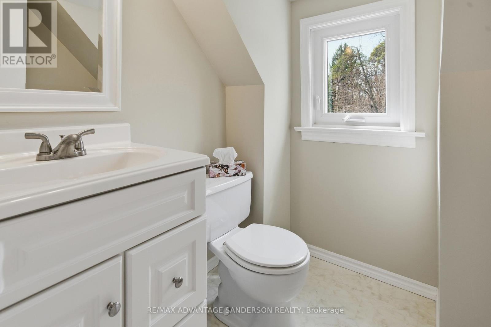 11247 Maple Road, North Middlesex, Ontario  N0M 1A0 - Photo 42 - X13006600