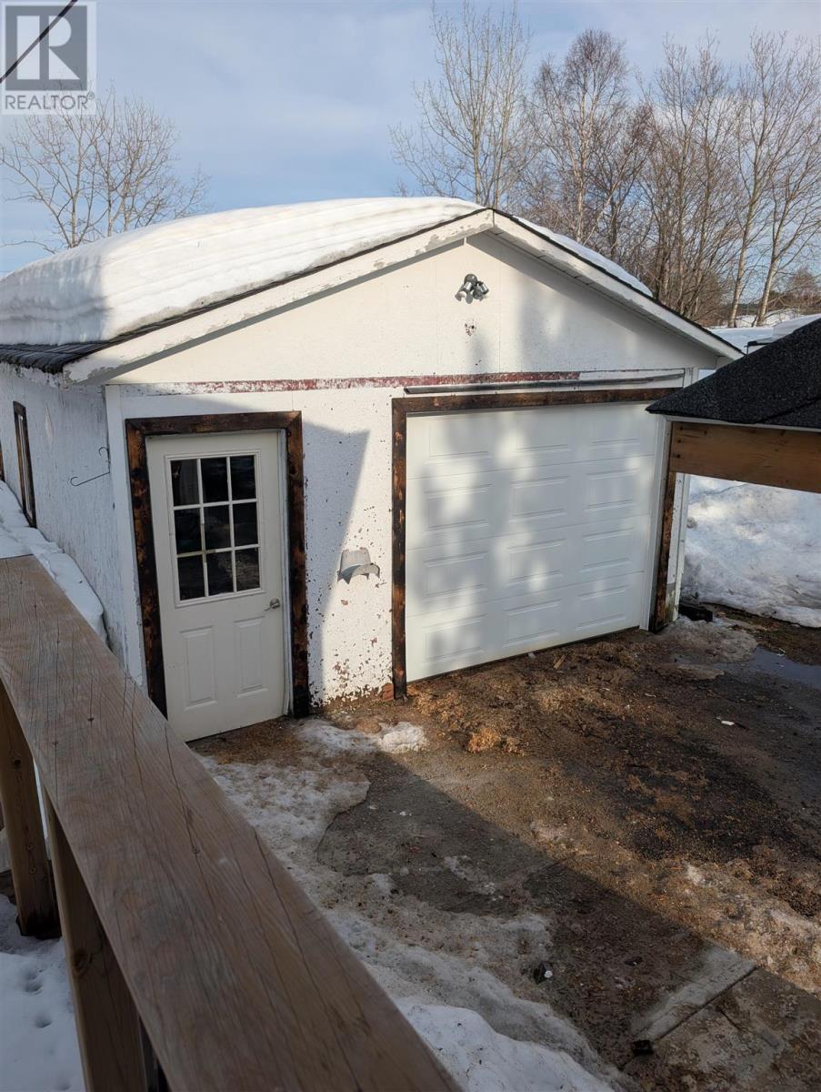 39 Beck Ave, Wawa, Ontario  P0S 1K0 - Photo 22 - SM260703