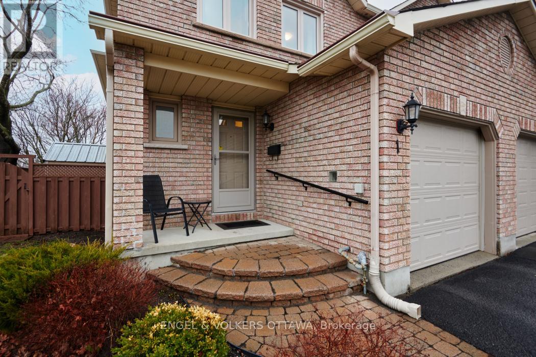 1 Maurya Court, Ottawa, Ontario  K1G 5S2 - Photo 2 - X13006484
