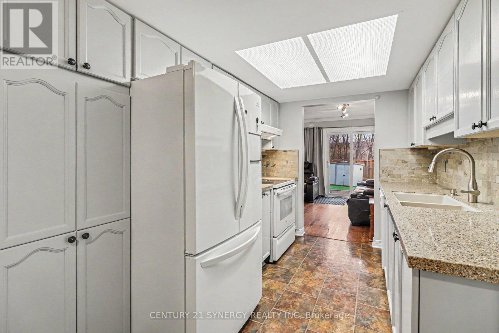 41 Hunterswood Crescent, Ottawa, Ontario  K1G 5V7 - Photo 12 - X13006496