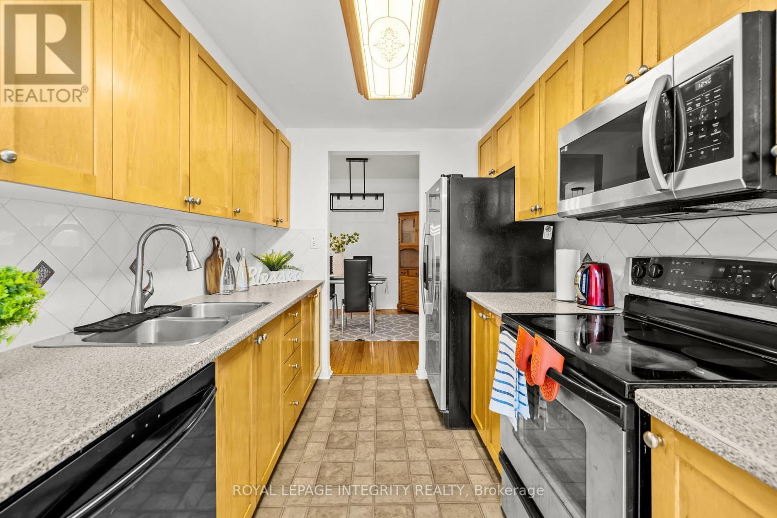 6383 Sablewood Place, Ottawa, Ontario  K1C 7M3 - Photo 12 - X13006584