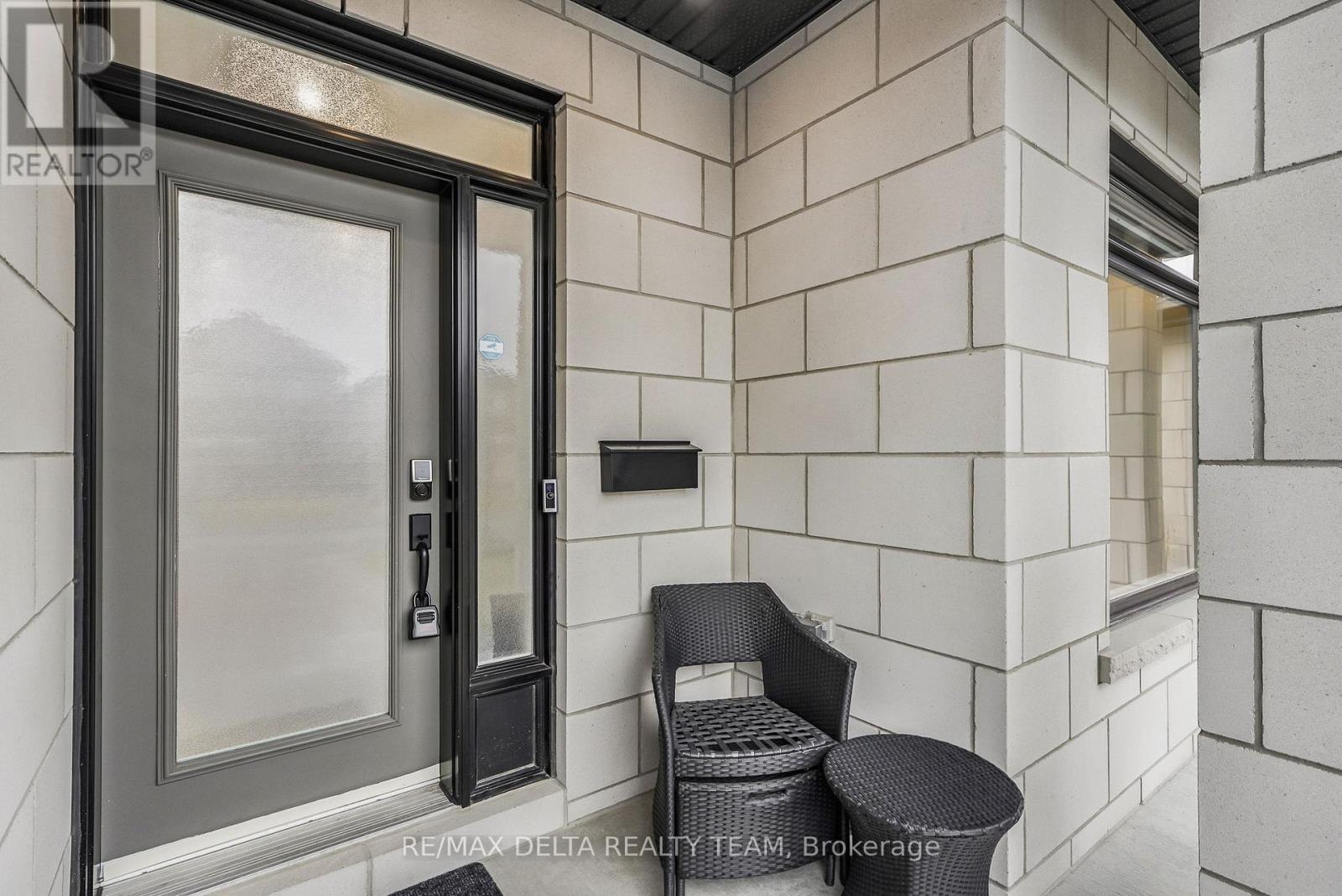 39 Angel Heights, Ottawa, Ontario  K2S 2N2 - Photo 2 - X13006712