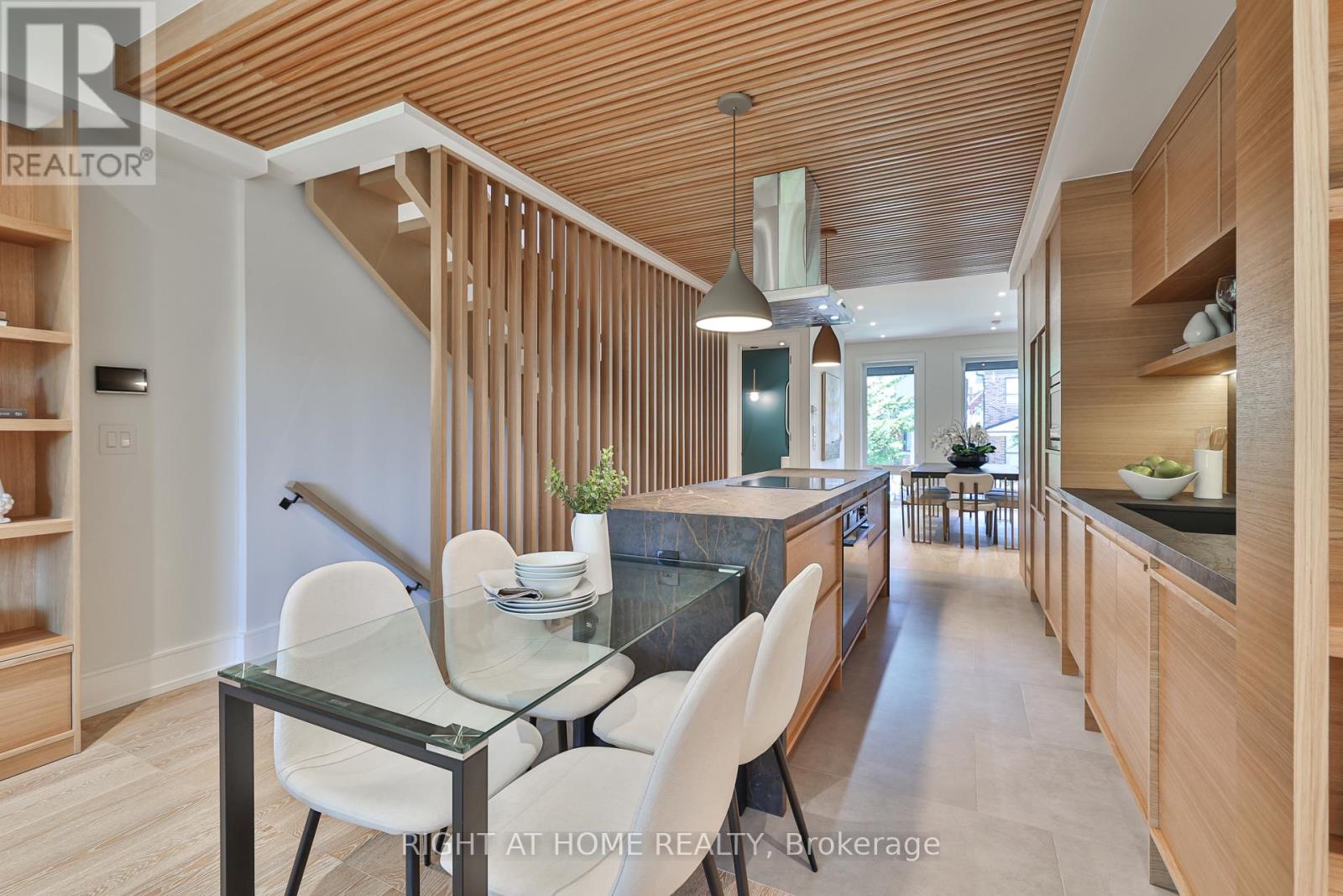 444 Roxton Road, Toronto, Ontario  M6G 3R4 - Photo 11 - C13006338