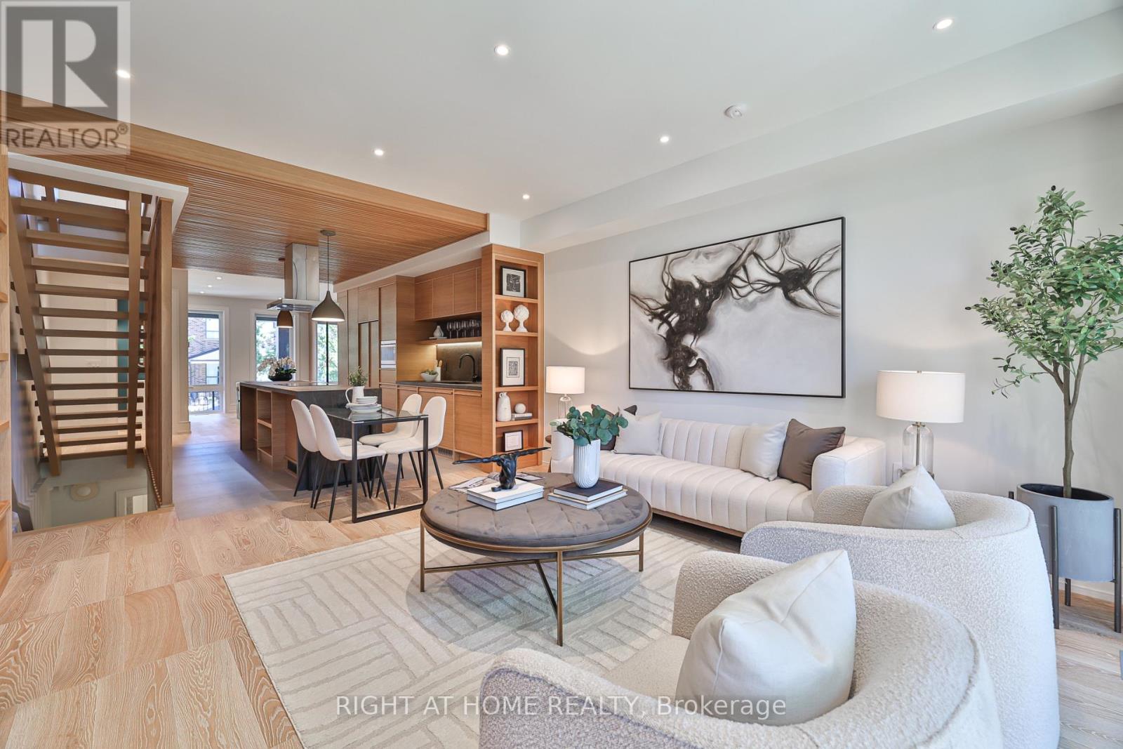 444 Roxton Road, Toronto, Ontario  M6G 3R4 - Photo 5 - C13006338