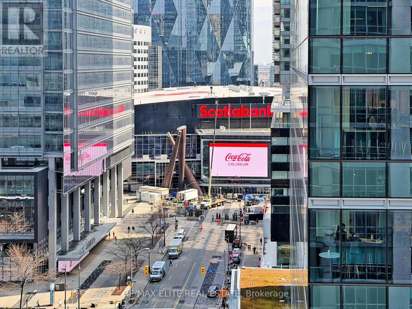 1806 - 30 GRAND TRUNK CRESCENT, Toronto, Ontario