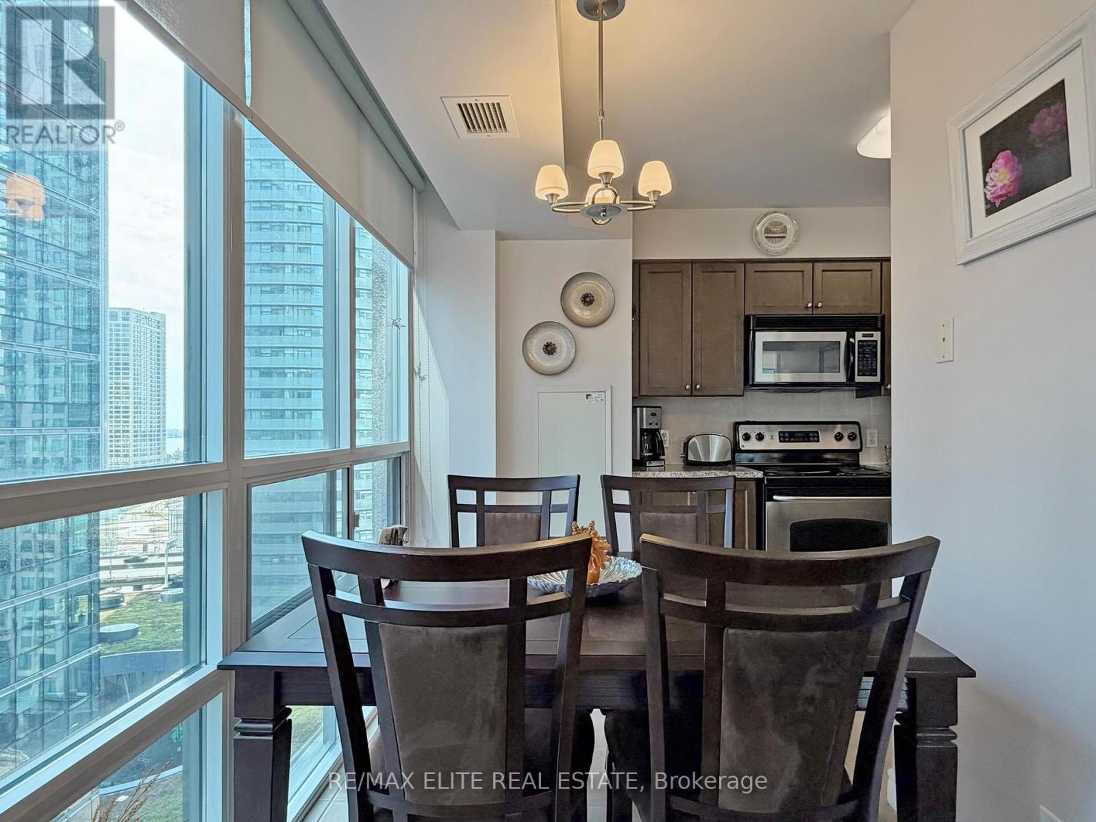 1806 - 30 Grand Trunk Crescent, Toronto, Ontario  M5J 3A4 - Photo 24 - C13006478