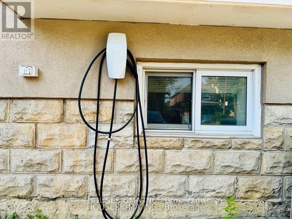 Main - 116 Cranbrooke Avenue, Toronto, Ontario  M5M 1M7 - Photo 24 - C13006552