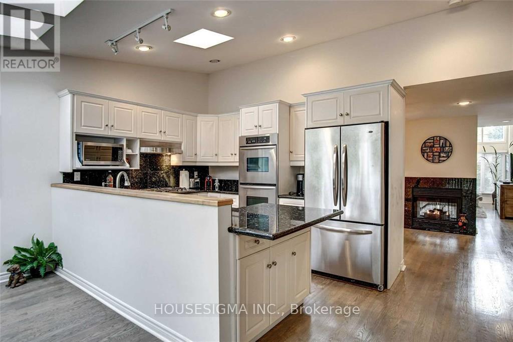 Main - 116 Cranbrooke Avenue, Toronto, Ontario  M5M 1M7 - Photo 6 - C13006552