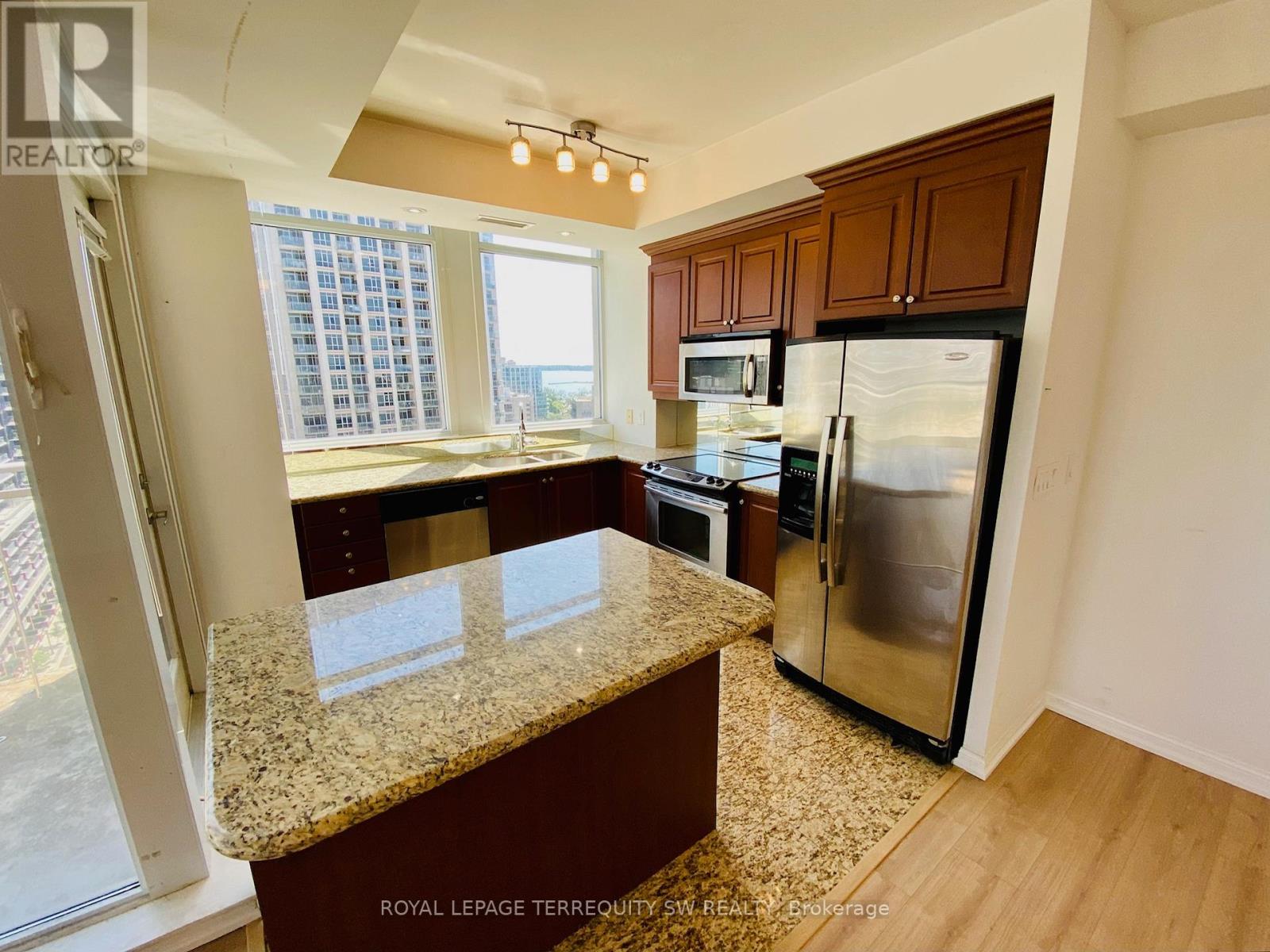 1608 - 628 Fleet Street, Toronto, Ontario  M5V 1A8 - Photo 2 - C13006562