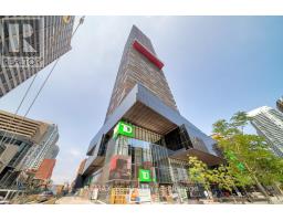 2206 - 8 EGLINTON AVENUE E, Toronto, Ontario