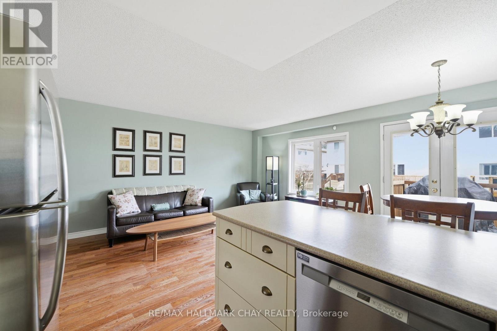 10 Parkside Crescent, Essa, Ontario  L0M 1B3 - Photo 18 - N13006232