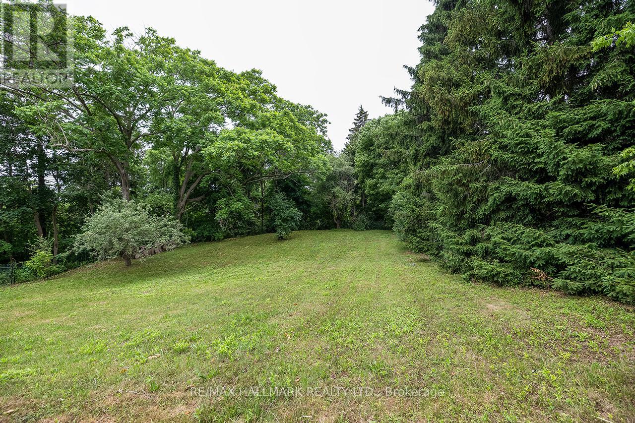 1382 Rougemount Drive, Pickering, Ontario  L1V 1N1 - Photo 9 - E13006366