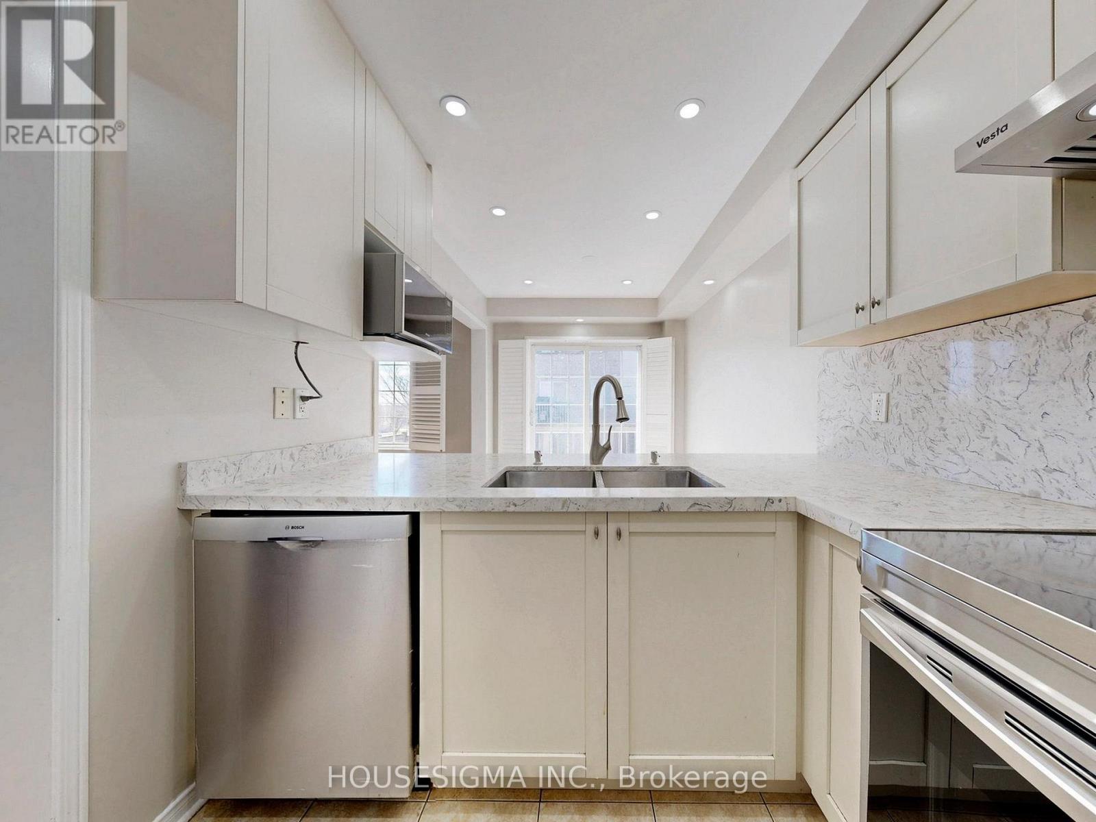 44 Ventura Lane, Ajax, Ontario  L1T 0C4 - Photo 9 - E13006430