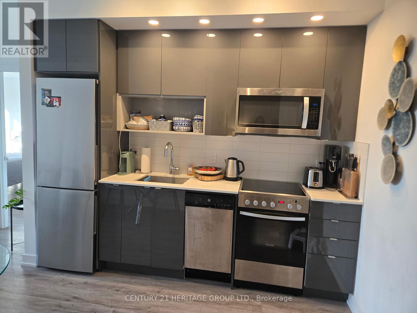 304 - 630 Greenwood Avenue, Toronto, Ontario  M4J 0A8 - Photo 4 - E13006436