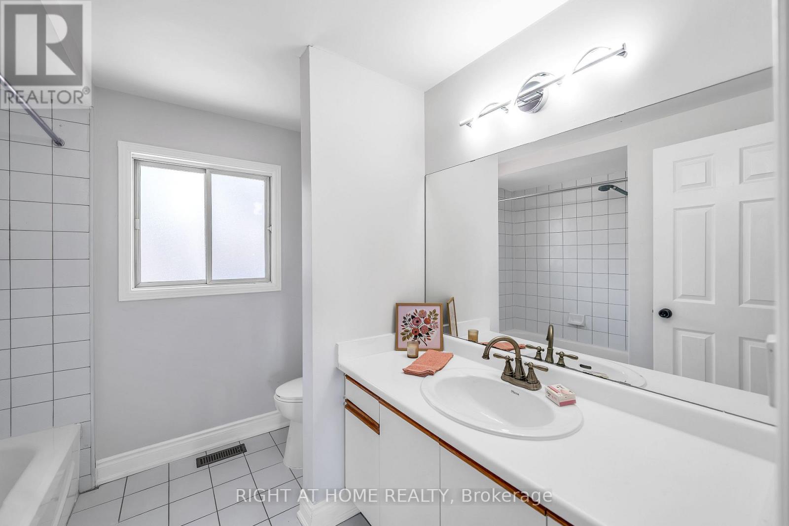 1657 Dellbrook Avenue, Pickering, Ontario  L1X 2E7 - Photo 24 - E13006654