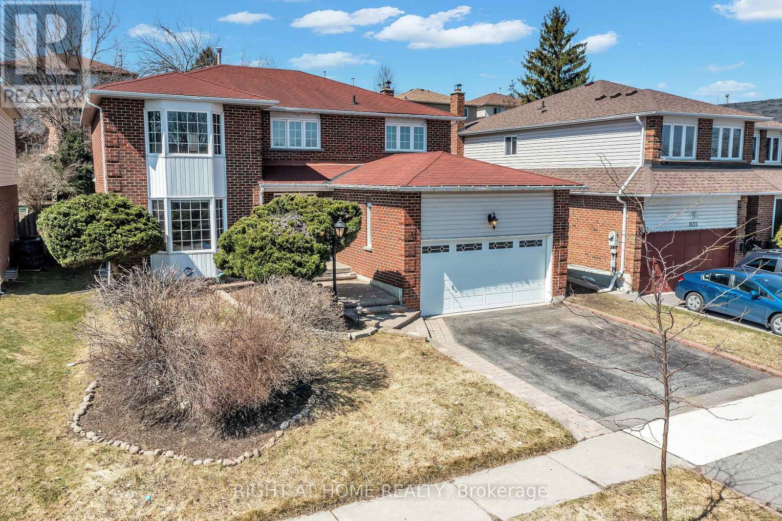 1657 Dellbrook Avenue, Pickering, Ontario  L1X 2E7 - Photo 3 - E13006654