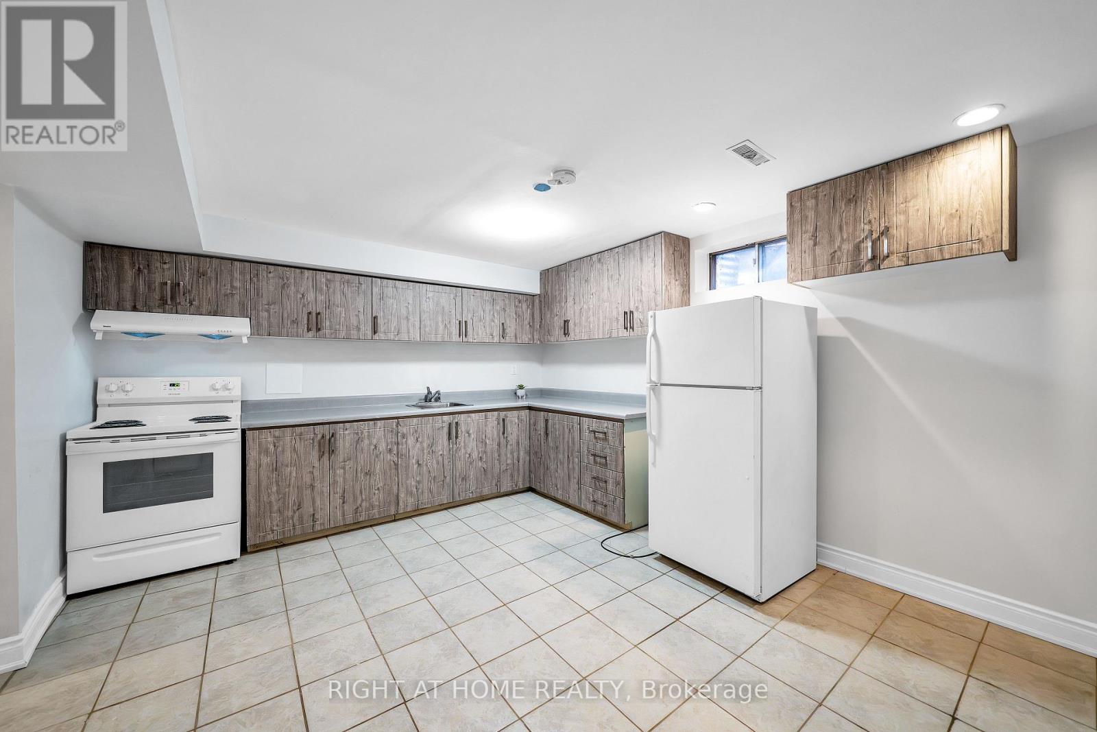 1657 Dellbrook Avenue, Pickering, Ontario  L1X 2E7 - Photo 38 - E13006654