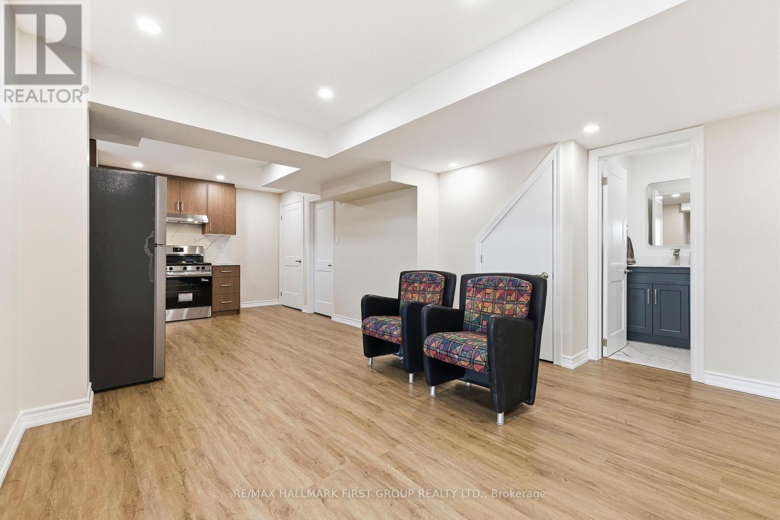 1612 Dellbrook Avenue, Pickering, Ontario  L1X 2M7 - Photo 3 - E13006656