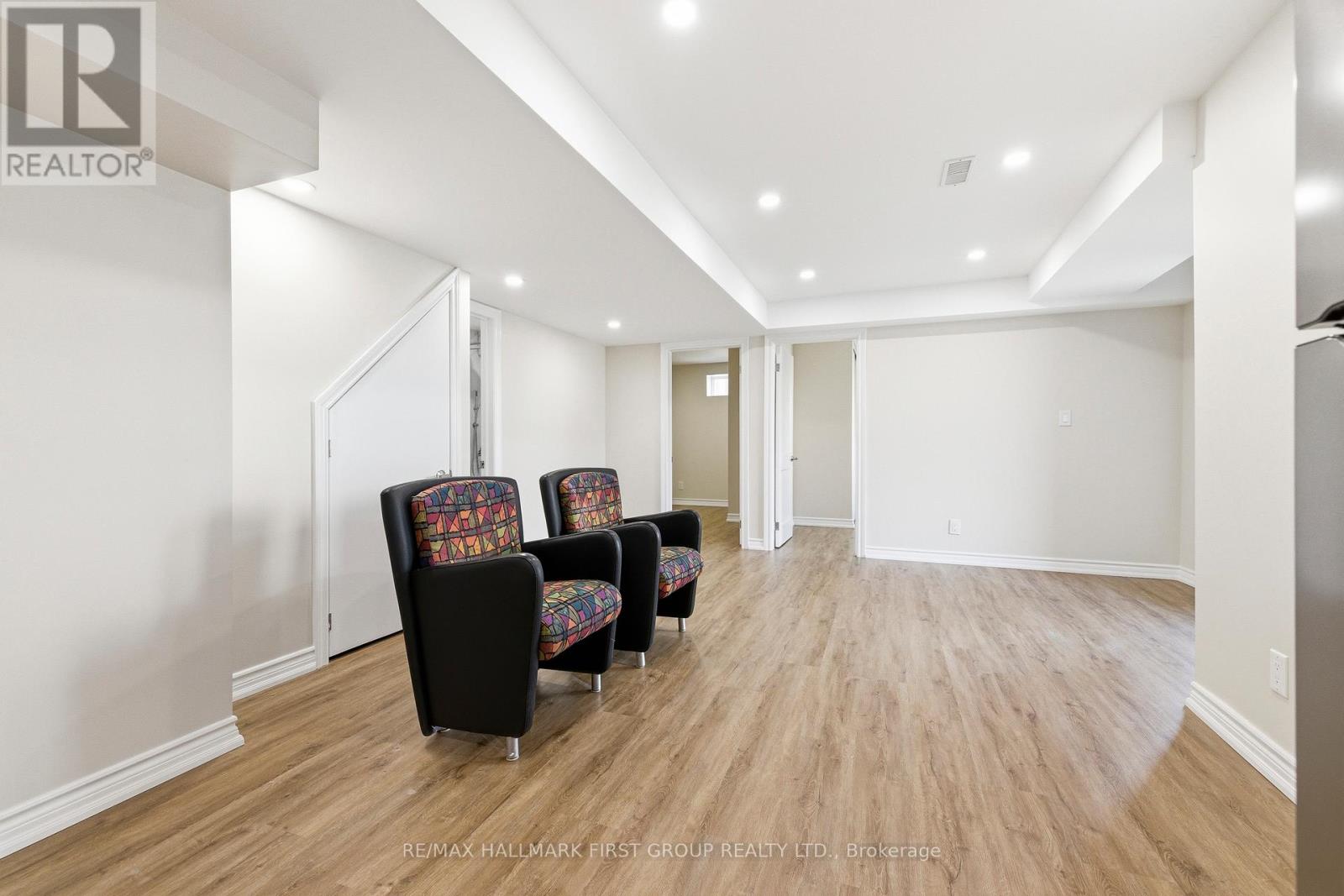 1612 Dellbrook Avenue, Pickering, Ontario  L1X 2M7 - Photo 4 - E13006656