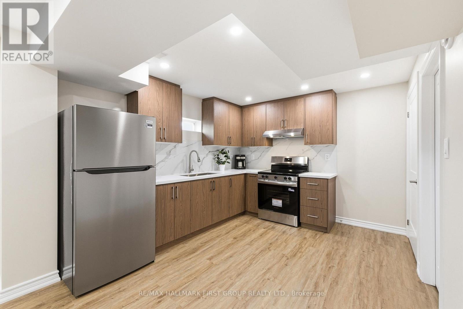 1612 Dellbrook Avenue, Pickering, Ontario  L1X 2M7 - Photo 5 - E13006656