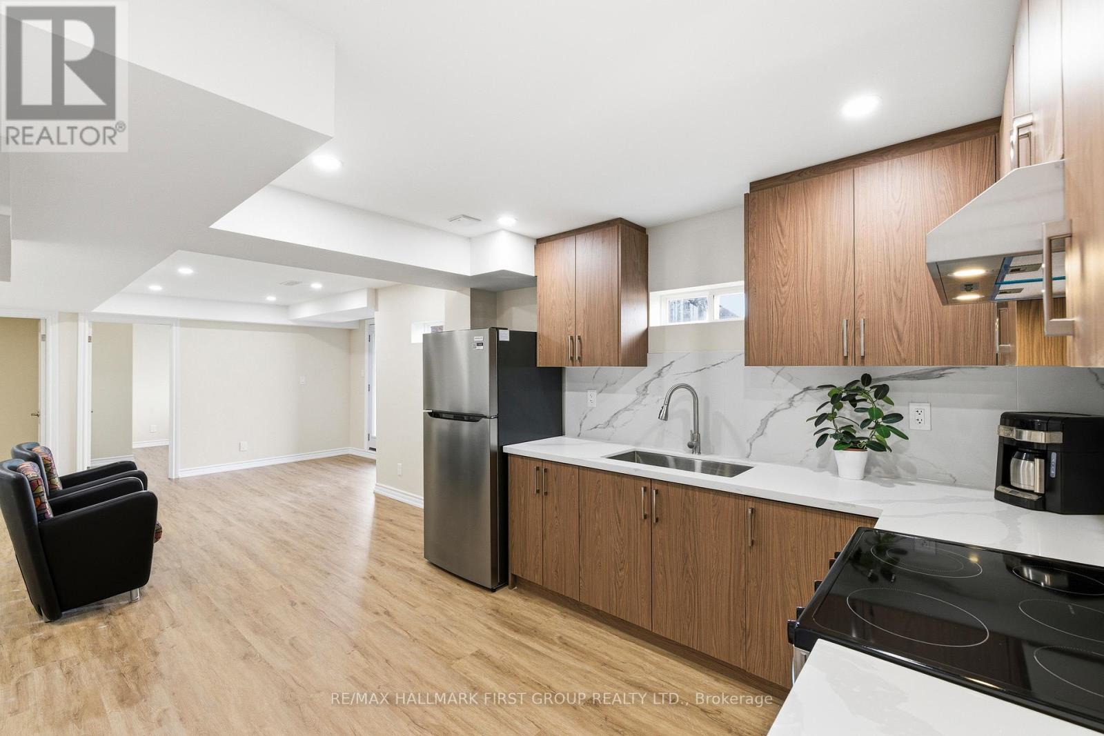 1612 Dellbrook Avenue, Pickering, Ontario  L1X 2M7 - Photo 6 - E13006656