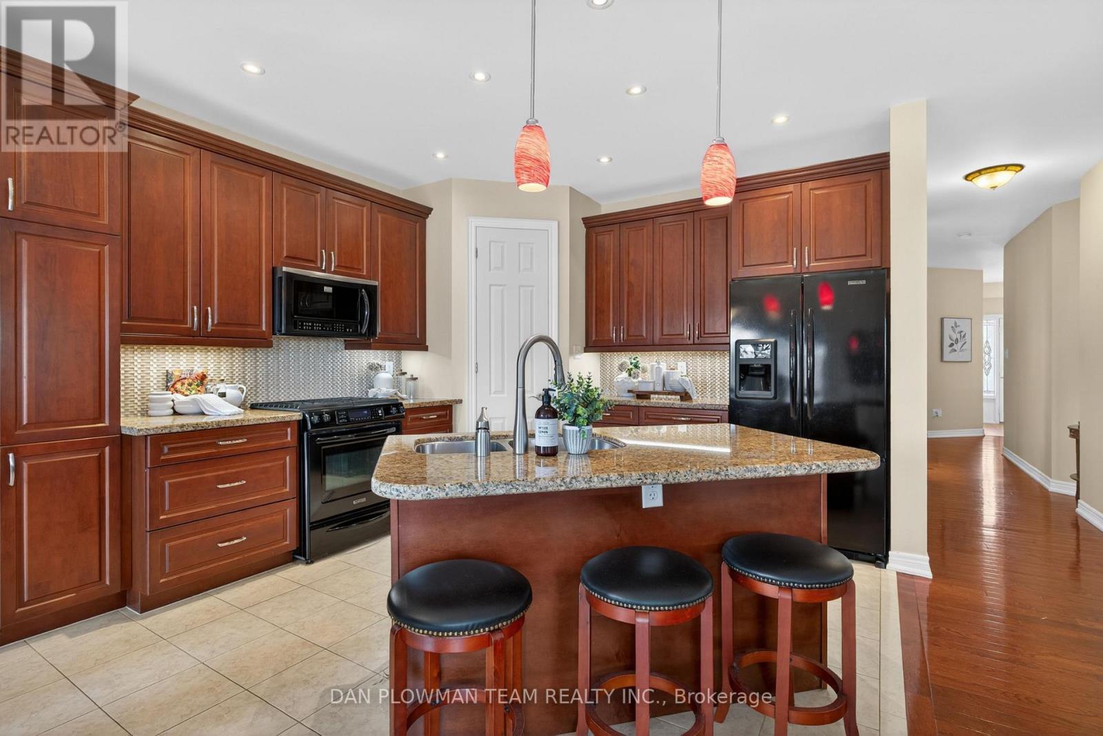 1609 Badgley Drive, Oshawa, Ontario  L1K 0H2 - Photo 11 - E13006704