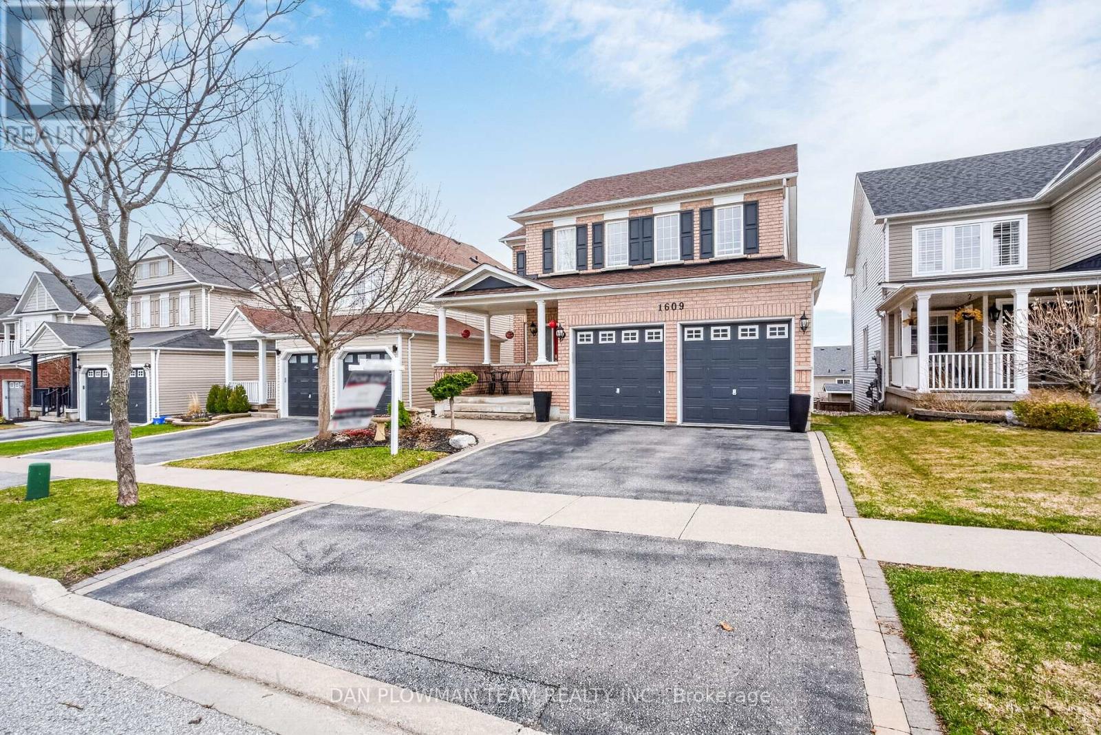 1609 Badgley Drive, Oshawa, Ontario  L1K 0H2 - Photo 2 - E13006704